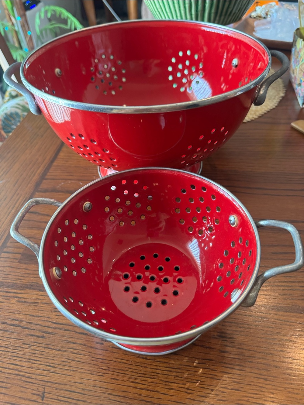 Pair Red Enamelware Pedestal Footed Colanders Strainer Aluminum Handles Nesting